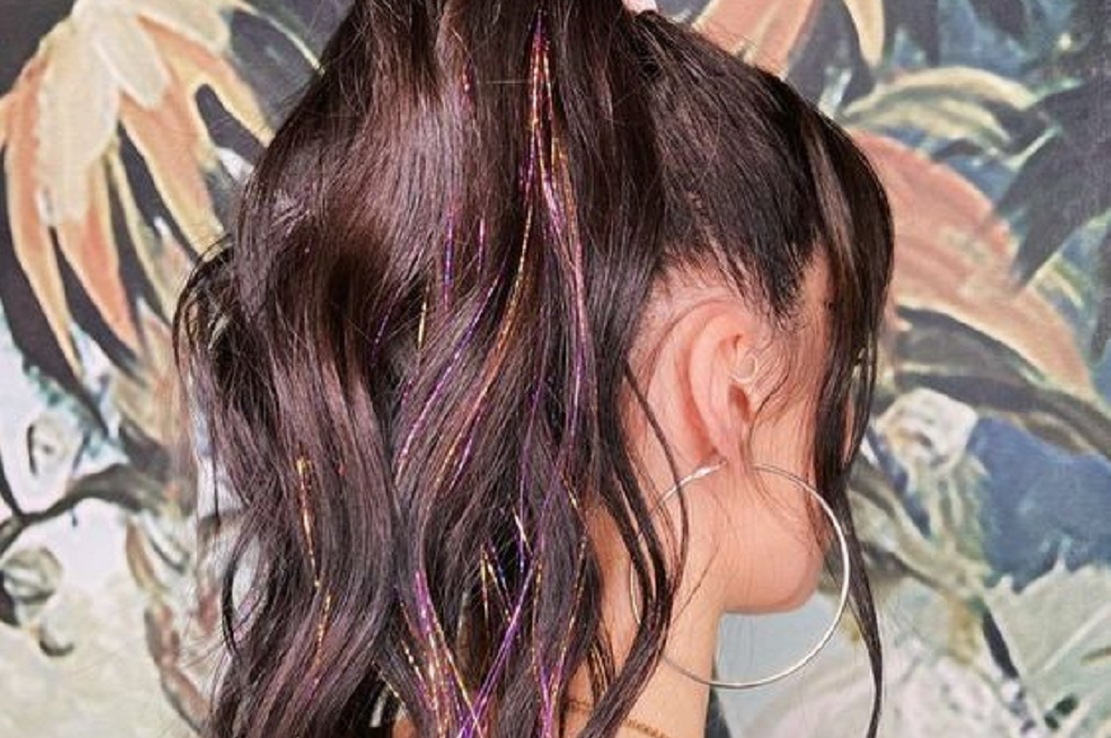 How to Tie in Hair Tinsel to Glam Up Your Everyday Look