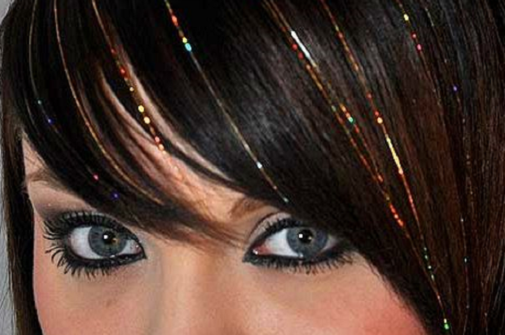 How to Tie in Hair Tinsel for Special Occasions and Events