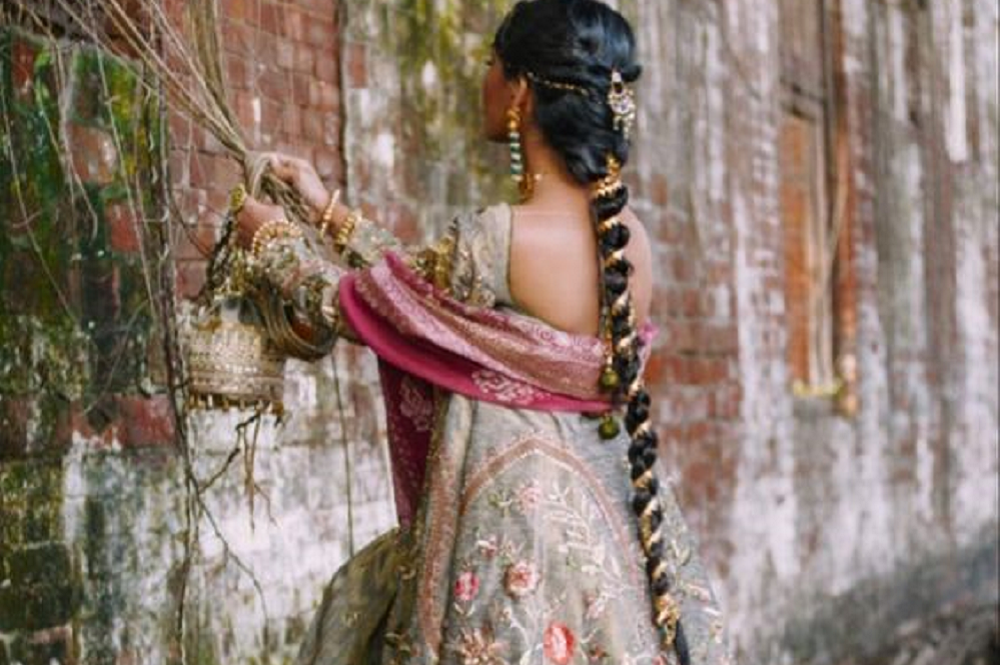 How to Achieve the Ultimate Hair Tinsel Look This Diwali!
